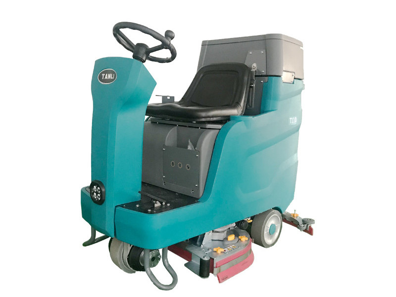 駕駛式洗地機省時又省力，值得推薦