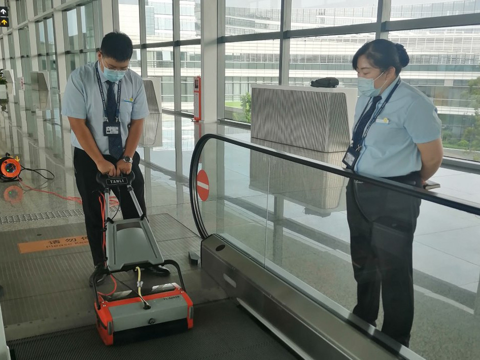 扶梯清洗機使用不當(dāng)，你可能就白買了！