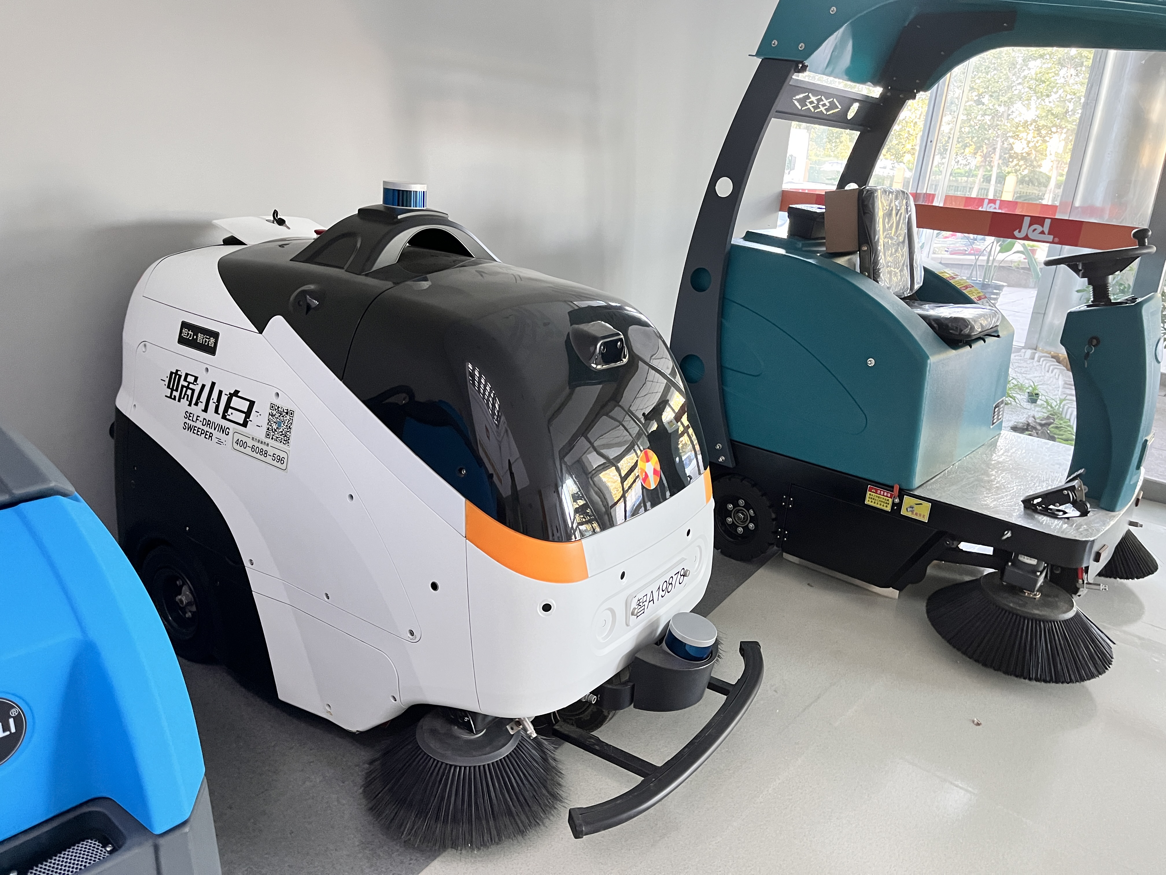 智能無(wú)人洗地車落地優(yōu)點(diǎn)