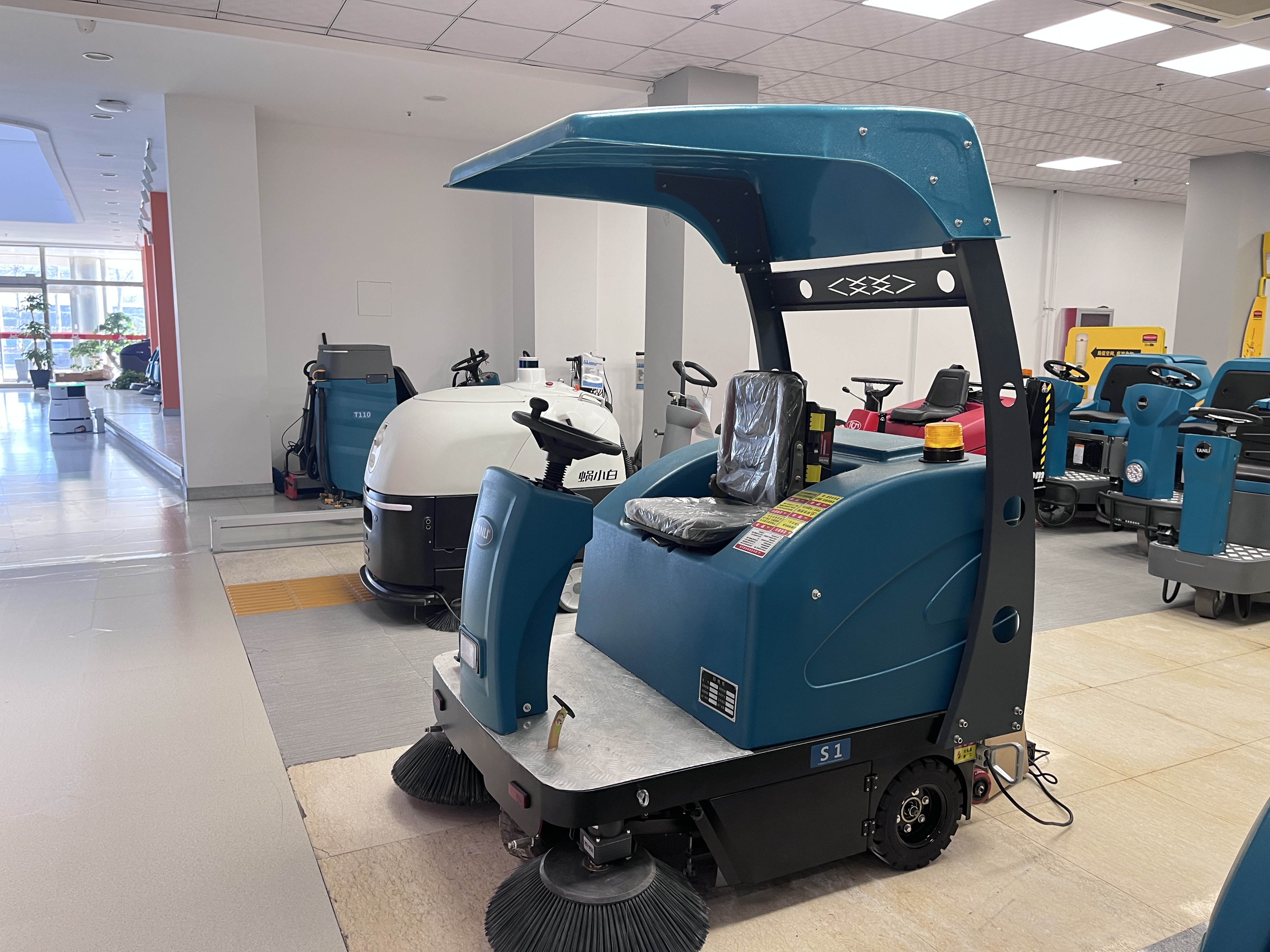 公園、景區(qū)如何避免清掃揚(yáng)塵?