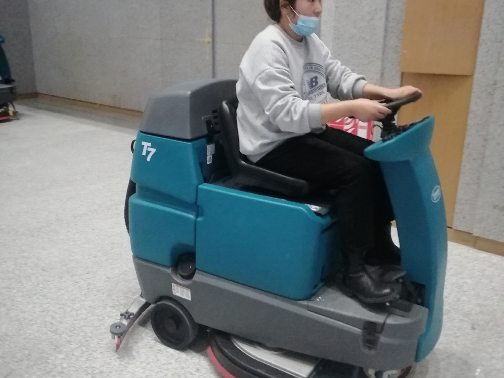 雨熱同期的季節(jié)，洗地機(jī)的養(yǎng)護(hù)要注意這幾點(diǎn)，你知道嗎？