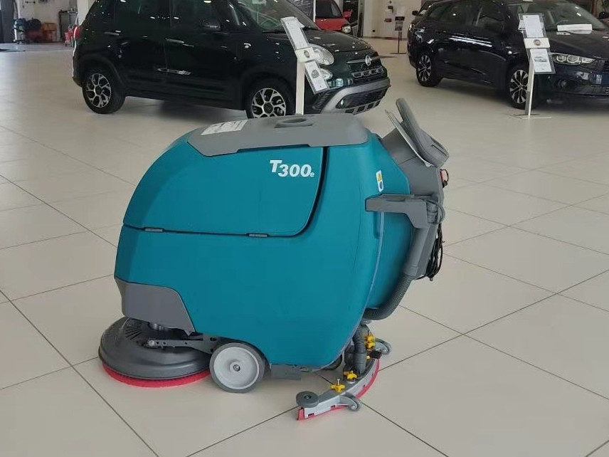 工業(yè)吸塵器、洗地機(jī)對(duì)工廠車間的作用