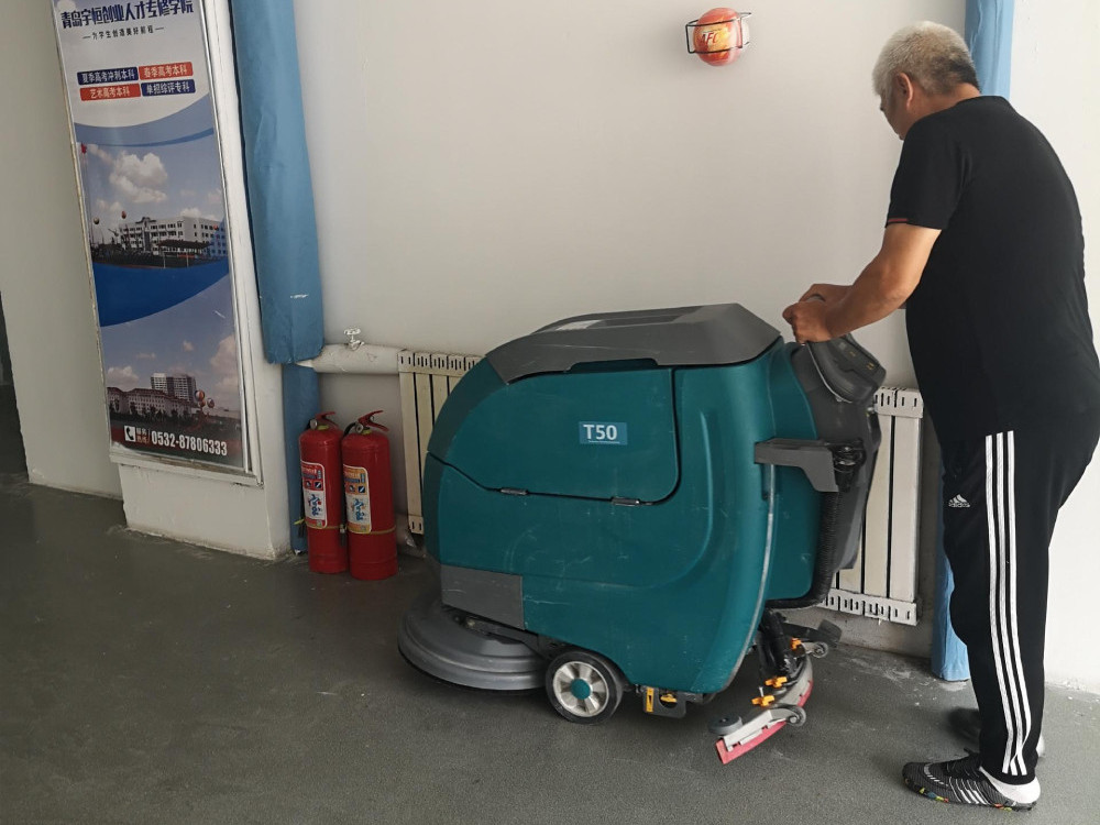 啤酒廠車間如何保持潔凈衛(wèi)生？看洗地機(jī)大顯神威