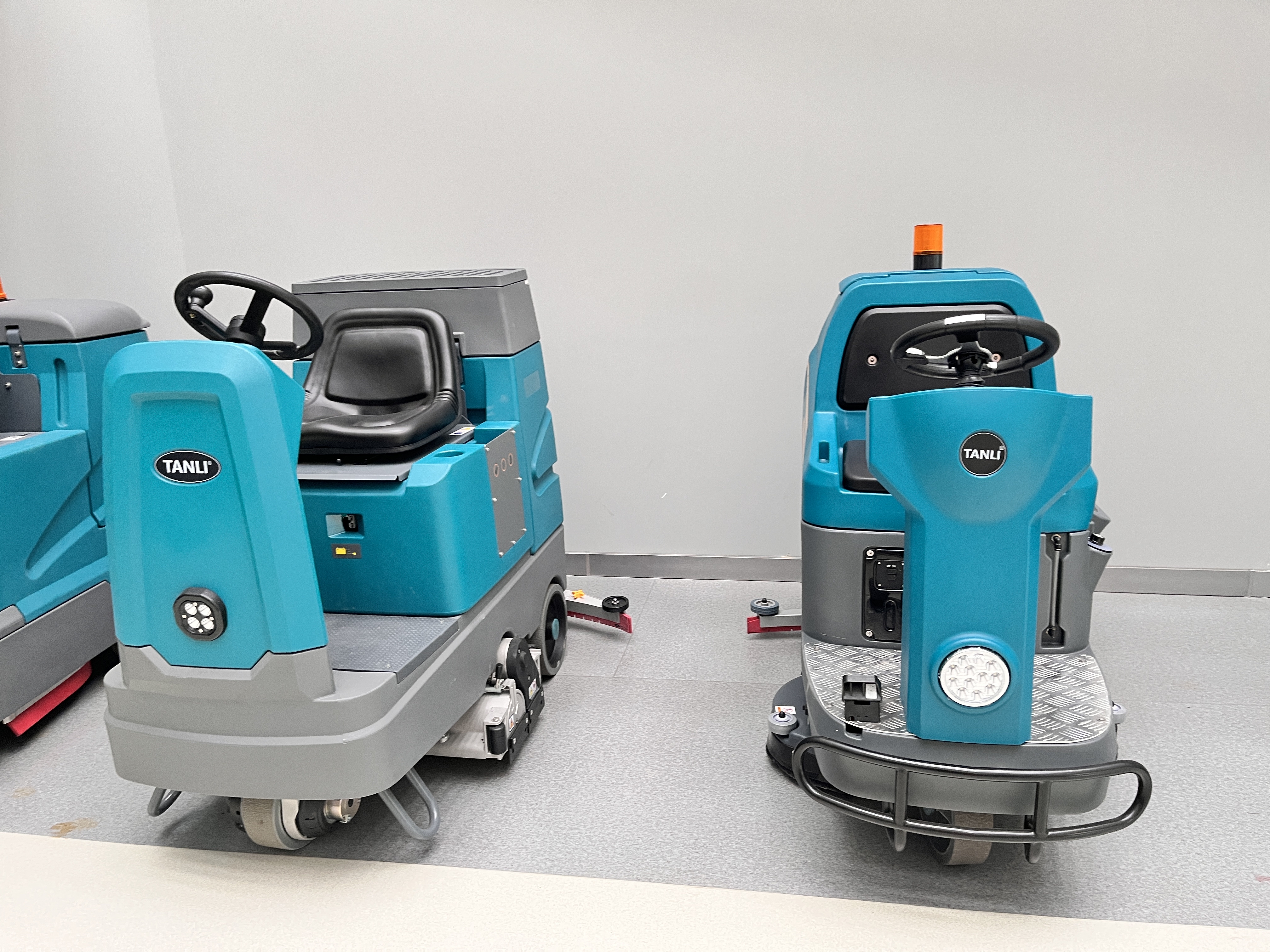 揭秘工業(yè)洗地機(jī)受歡迎的原因（一）