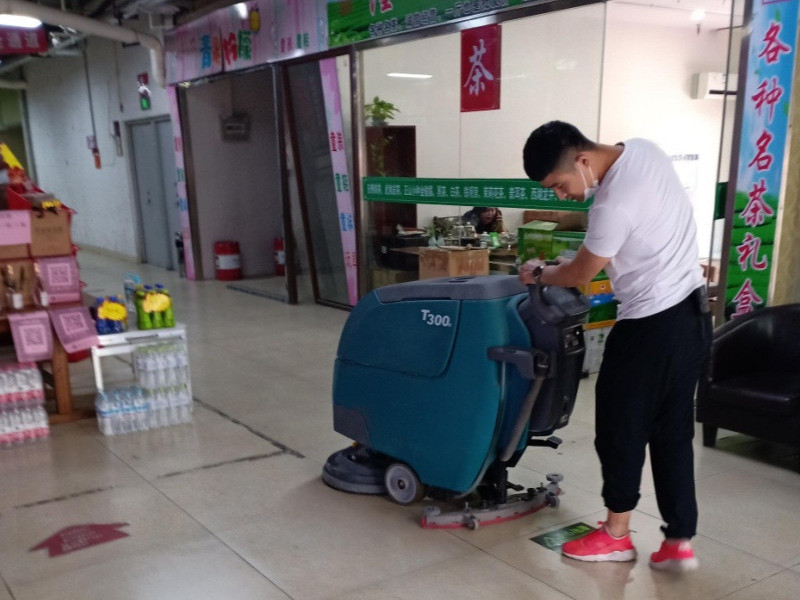 如何判斷工業(yè)洗地機好不好？